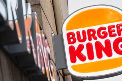 Shock at Burger King: Restaurant Halts Service After Blood-Smeared Kids Meal Incident!