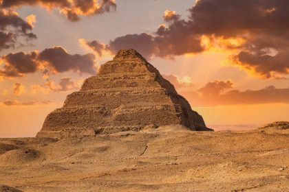 Could a Revolutionary Hydraulic Lift Unveil the Secrets of Egypt’s First Pyramid?