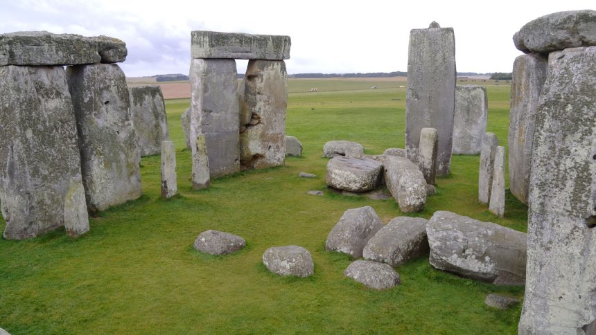 Unveiling Secrets: Stonehenge’s Altar Stone Traced Back to Scotland’s Ancient Landscape!