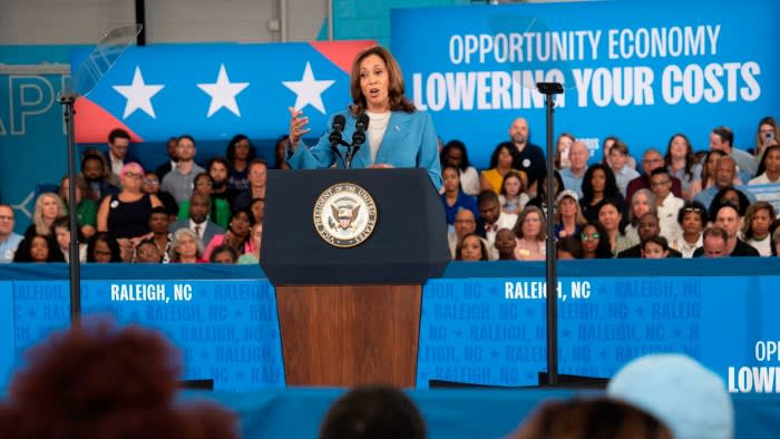 Democrats Face Backlash as Harris’s Economic Agenda Falls Flat