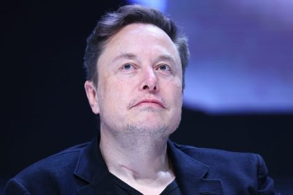 Judge Raises Eyebrows Again at Elon Musk’s Controversial Tesla Pay Package!