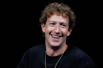 Mark Zuckerberg Warns: How Phone-Based Social Media May Be ‘Anti-Social’ and Why He’s Betting on Ray-Ban Smart Glasses