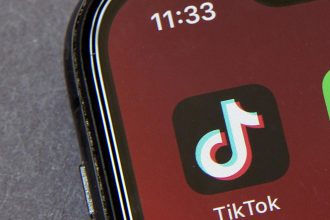 Join the Fun: TikTok Unveils Exciting Group Chats for Up to 32 Friends!