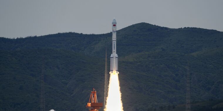 China Ignites the Skies with Its Own Starlink-Like Megaconstellation Launch!