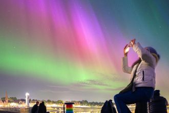 Catch the Magic: Aurora Borealis Dazzles the Northernmost US States Again!