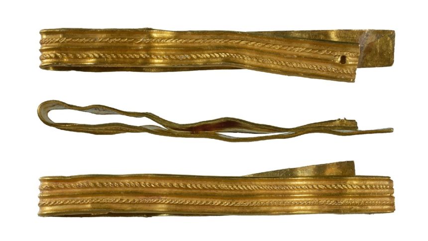 Dog Walk Surprise: Young Boy Unearths Stunning Roman-Era Gold Military Bracelet in the UK!