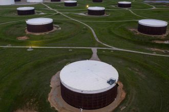 Surge in Oil Prices: U.S. Crude Inventories Take a Tumble!