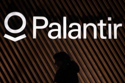 Palantir’s Stock Soars: Skyrocketing Earnings Surge Driven by Insatiable AI Demand!