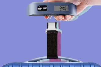 Discover Why This  Handheld Luggage Scale is a Must-Have with Over 53,800 Rave Reviews on Amazon!