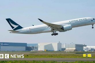 Grounded in Mid-Air: Cathay Pacific’s Bold Move Amid Engine Troubles!