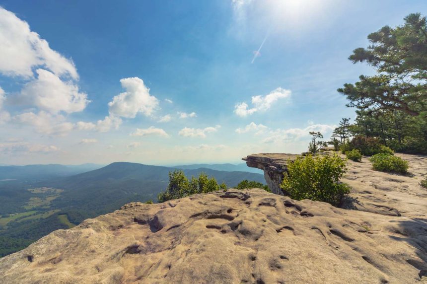 Discover Breathtaking Fall Colors on This Hike to the Appalachian Trail’s Most Instagrammed Spot!