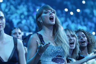 2024 MTV VMAs: Taylor Swift Makes History With Artist of the Year Win