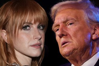 Hayley Williams Urges Fans to Vote Against a Trump ‘Dictatorship’!