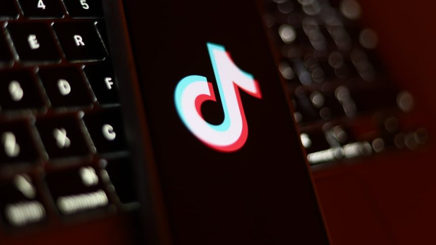 Goodbye TikTok FYP: How California’s New Social Media Bill Could Revolutionize Kids’ Online Experience!