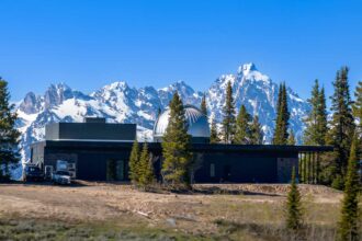 Discover the U.S. Ski Resort with a Unique Twist: The Only Observatory and Planetarium in a Western Town!