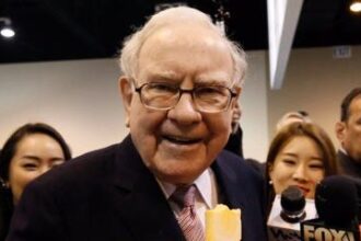 Warren Buffett’s Berkshire Hathaway Slashes Apple Stake by Two-Thirds: What It Means for Investors